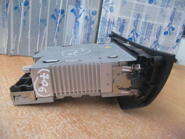 Rádio / auto-rádio RENAULT Laguna III (BT0/1)