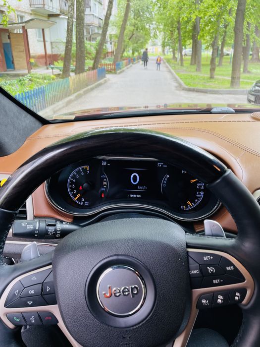 Grand Cherokkee SUMMIT 2017