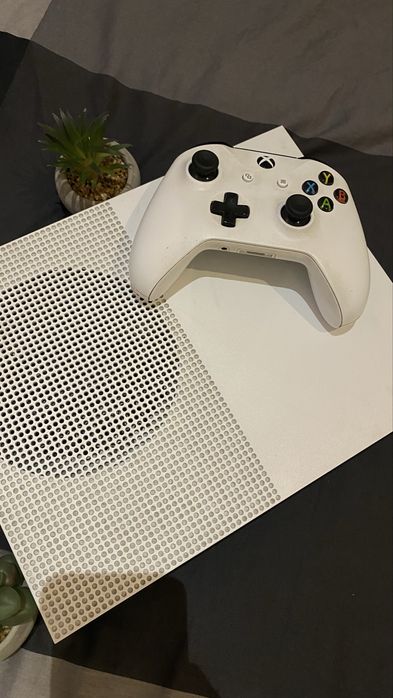 Xbox one S w dobrym stanie