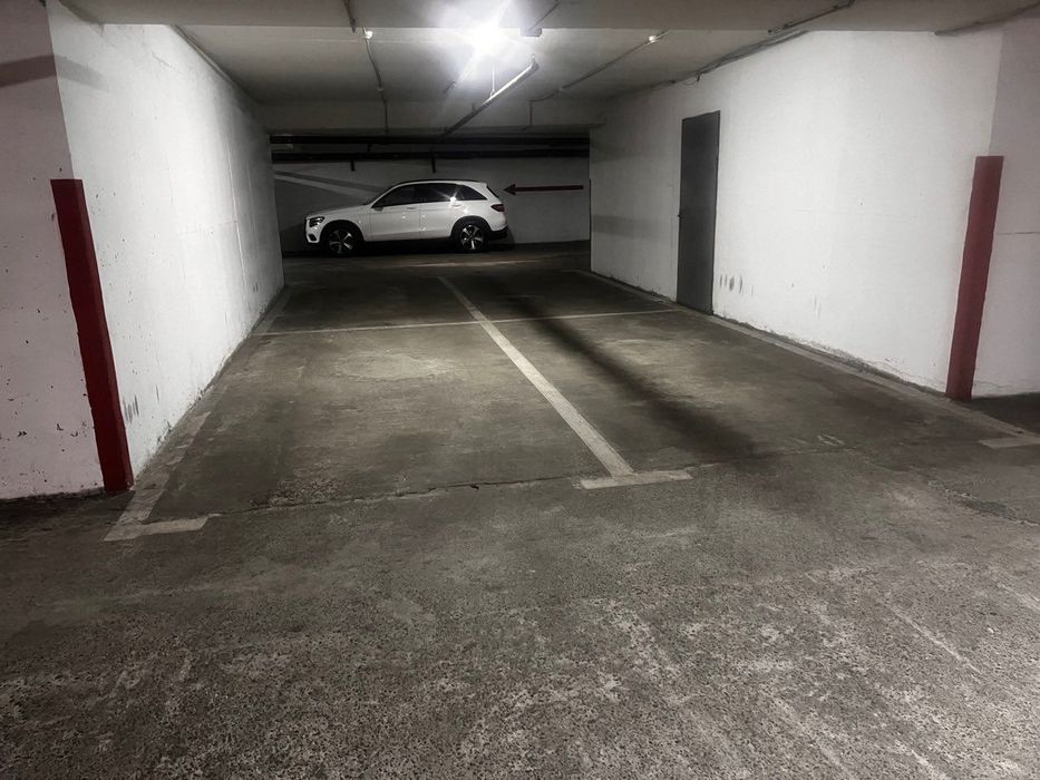 Оренда паркінгу БЦ Олімпійський, вул. Велика Васильківська, 72