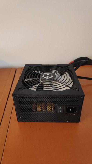 Fonte de alimentação: Nox Xtreme modular Hummer 750W 80 Plus Bronze