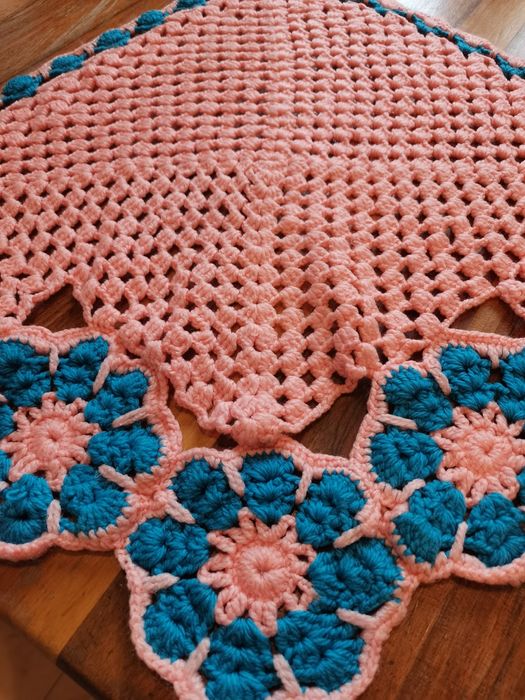 Piękna, ręcznie robiona serweta na komodę, stolik Vintage, handmade