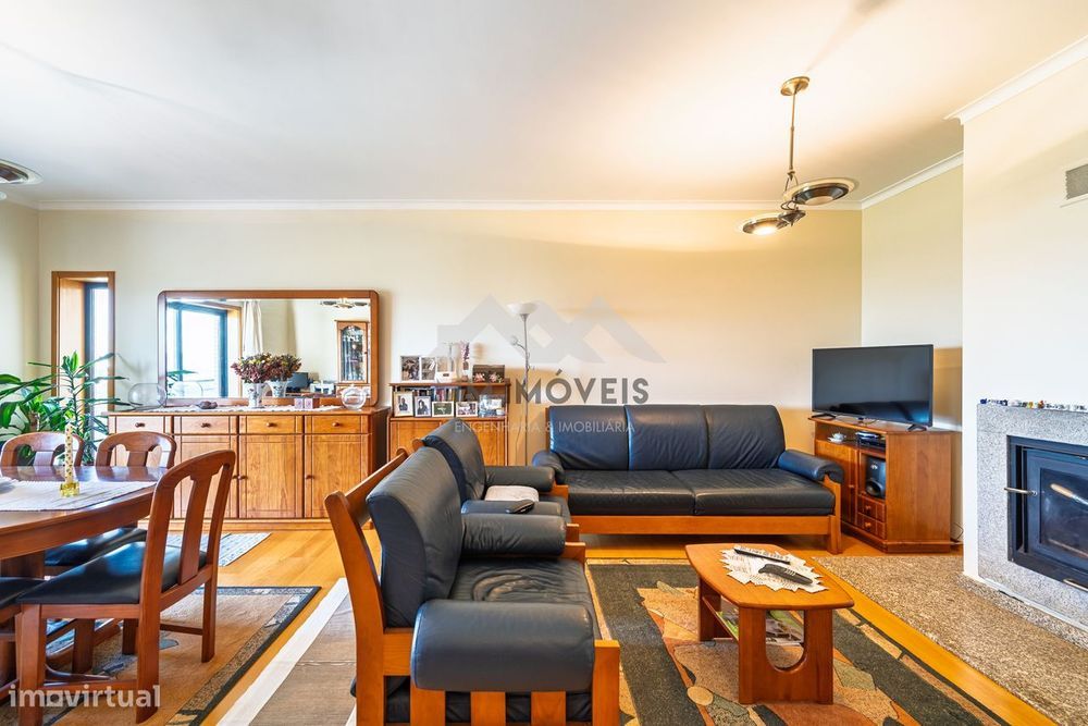 Apartamento T3 | Duas Frentes | Varanda | Garagem | Excelente localiza
