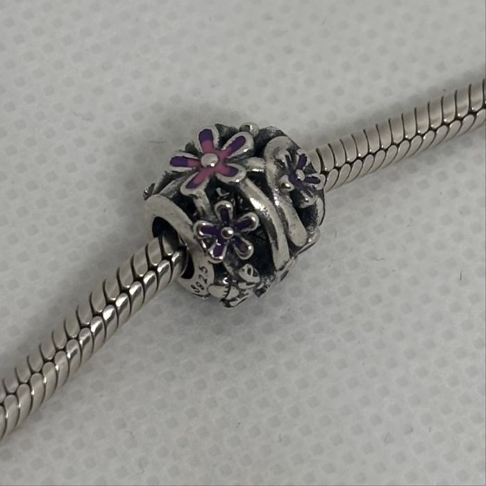 Charms stebrny S925 stokrotki