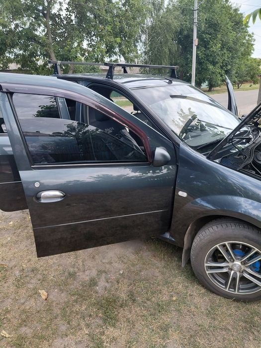 автомобиль дача логан