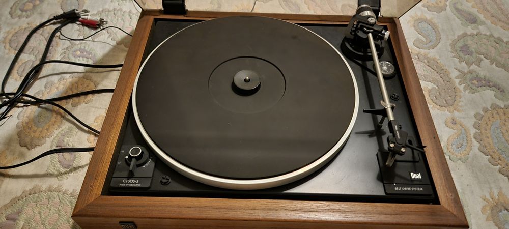 Gira discos usado, contudo como novo dada o pouco uso