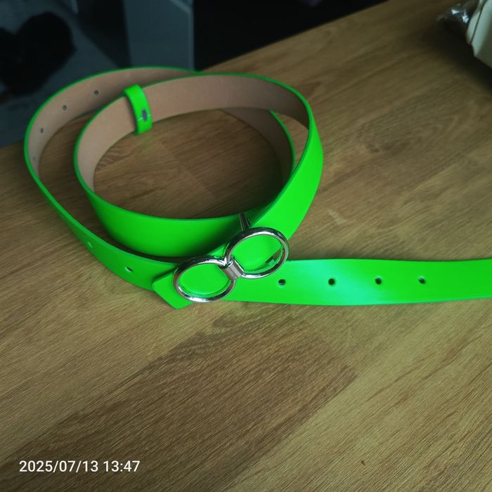 Nowy pasek seledynowo-zielony fluo 105 cm srebrna klamra