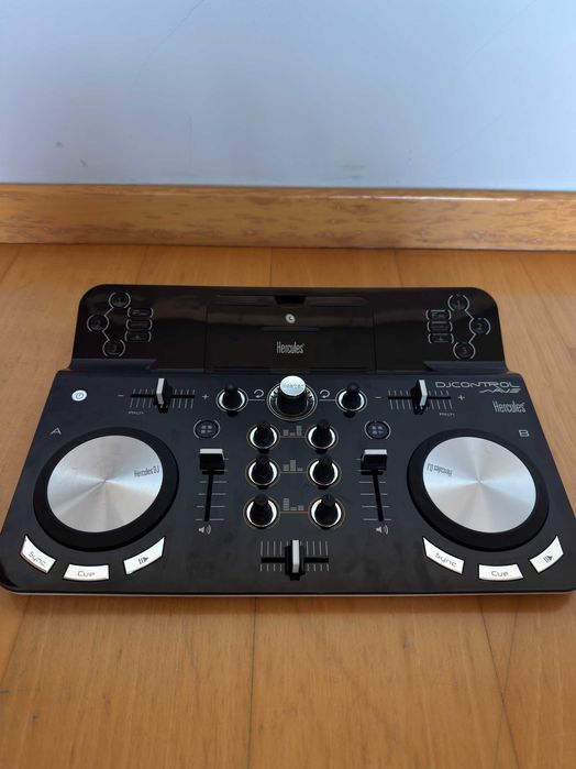 Controlador Hercules DJ Control Wave M3