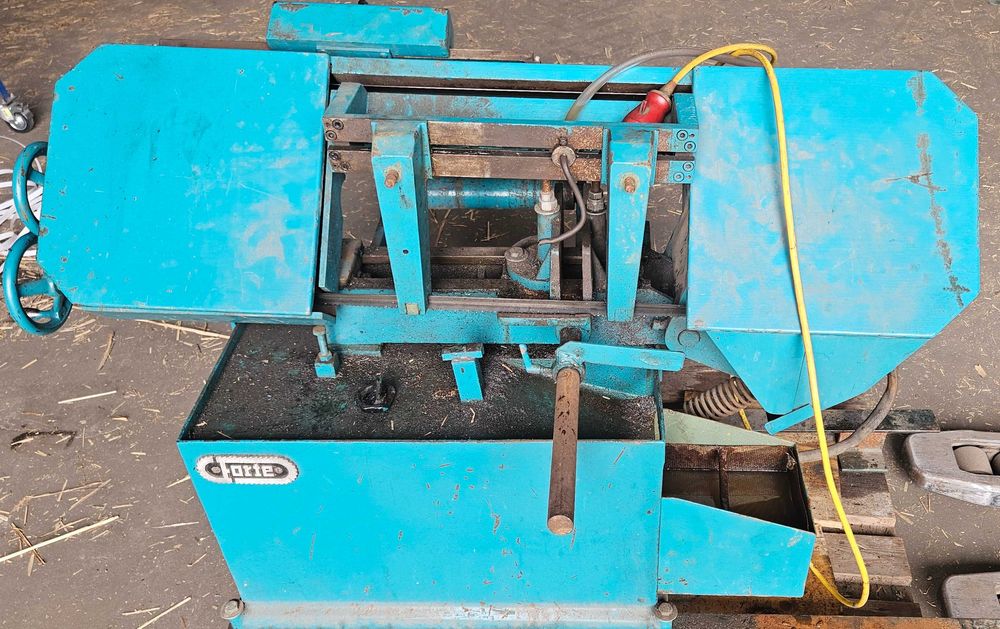 Piła taśmowa do cięcia metalu przecinarka Forte BA 160 Heska bomar