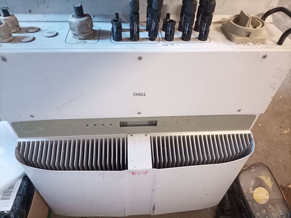 Inwertery solarne ongrid różne