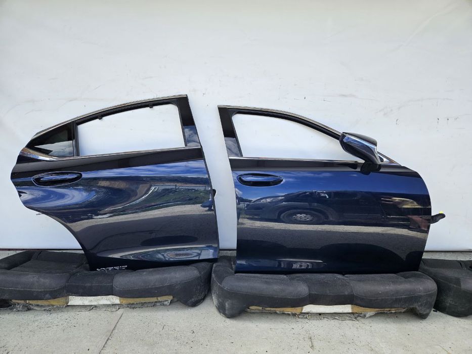 Двері передні задні Lexus ES 2018-2023 8x5