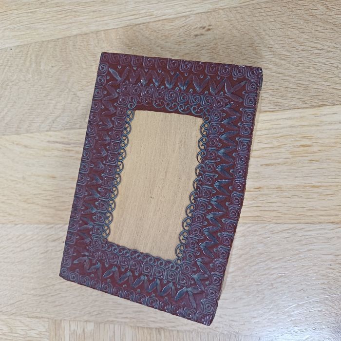 Drewniana szkatułka