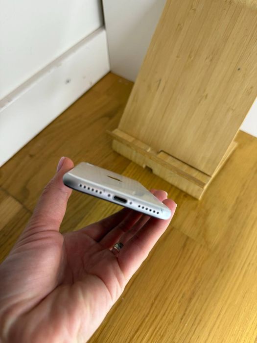 Iphone se 64gb на паролі #1338