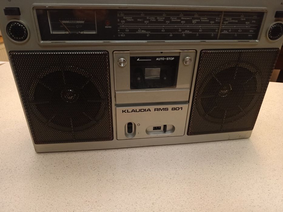 Stary radiomagnetofon