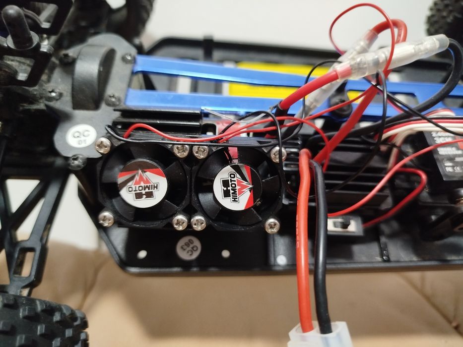 Радіокерована баггі Himoto 1/10 4WD. Шасі під відновлення / запчастини