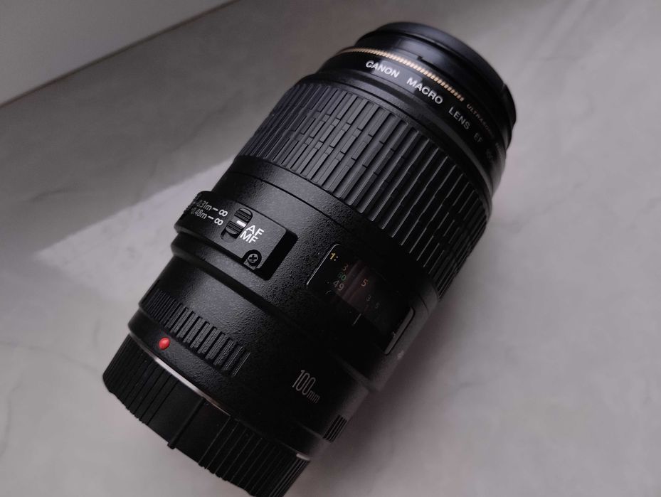 Canon EF 100mm f/2.8 Macro USM Друга версія