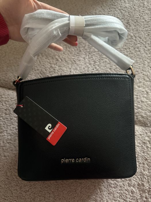 Czarna torebka Pierre Cardin na pasku kuferek listonoszka mala