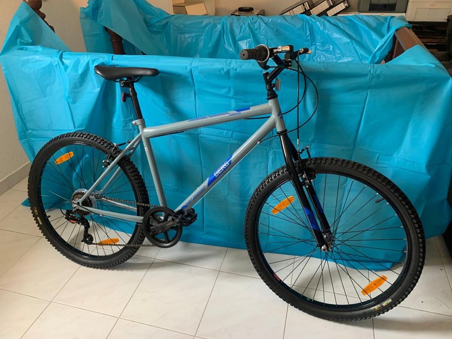 Bicicleta Berg cinza