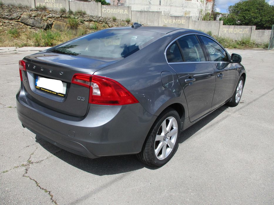 Volvo S60 2.0 D 3 momentum Nacional c/garantia e revisao kit distribuição
