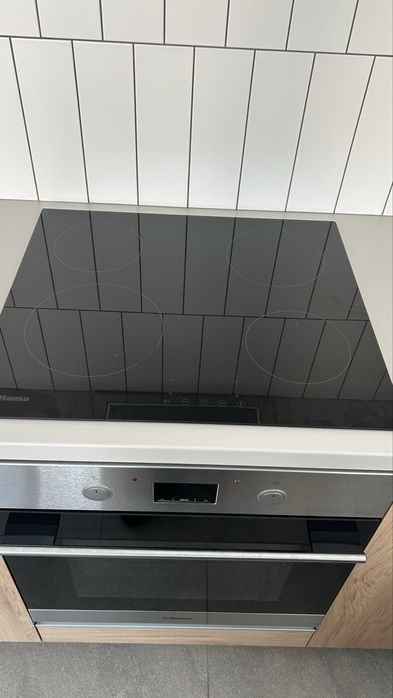 Варильна поверхня електрична Hansa BHI68369