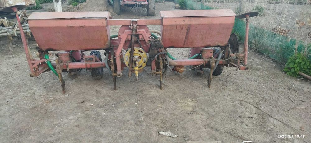 Siewnik do kukurydzy