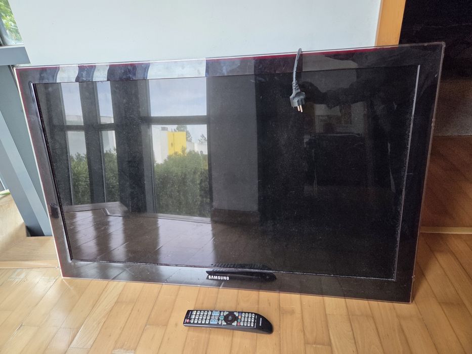 Tv samsumg pouco usada