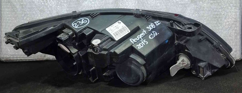 Ótica / Farol Esquerdo 967752308000 - PEUGEOT 308 II