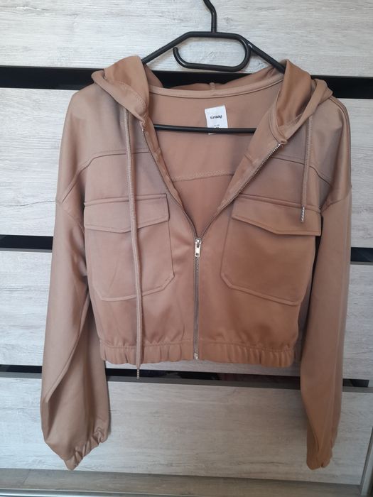 Bluza beżowa z kapturem