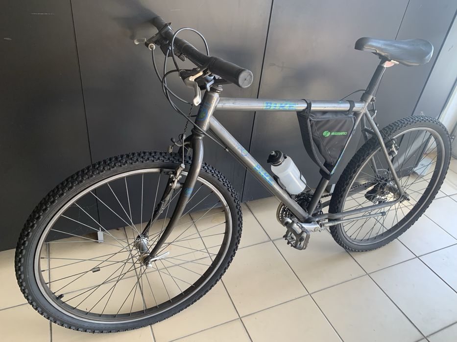 Bicicleta btt cinza