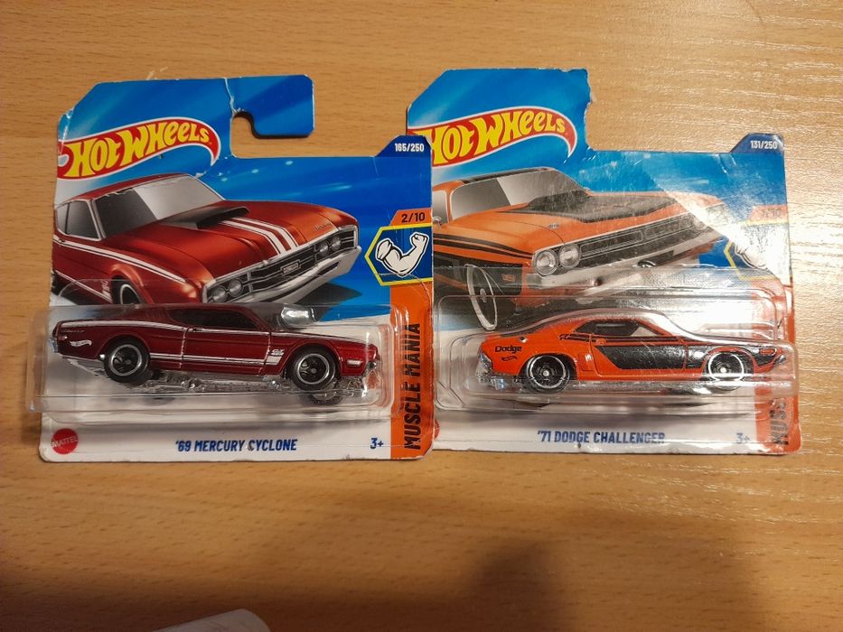2 autka Hot Wheels