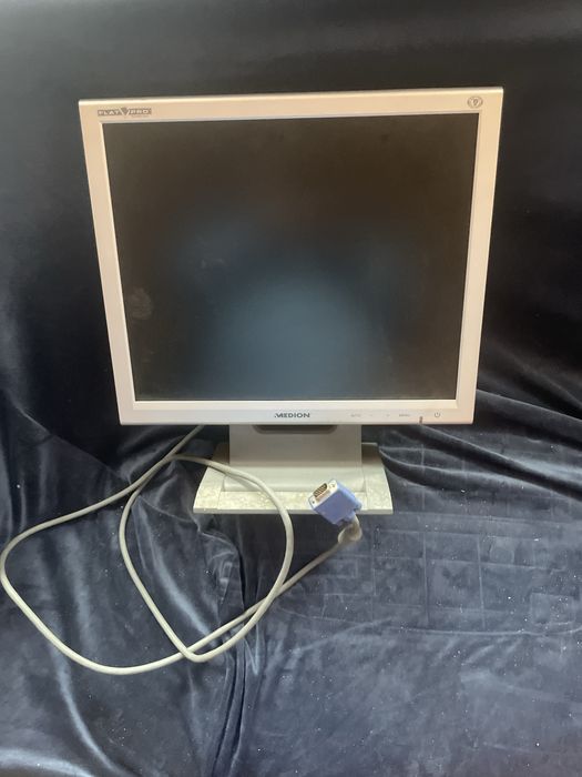 Monitor plaski firmy Medion