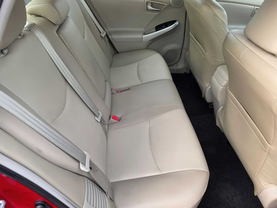 Toyota Prius Four      2015