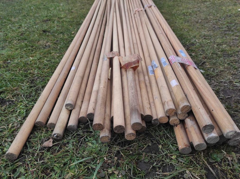 Wałek sosnowy bezsęczny, 22 mm. Listwa Listewka Żerdź Szczebel 2,4 m.