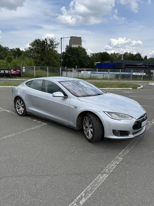 Tesla Model S 75 kwt 2013 г
