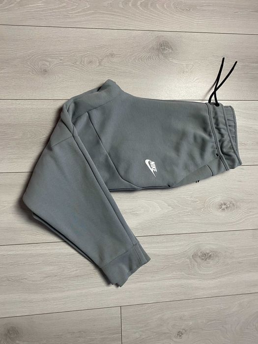 NIKE Tech Fleece r.S oryginalne spodnie sportowe męskie stan BDB