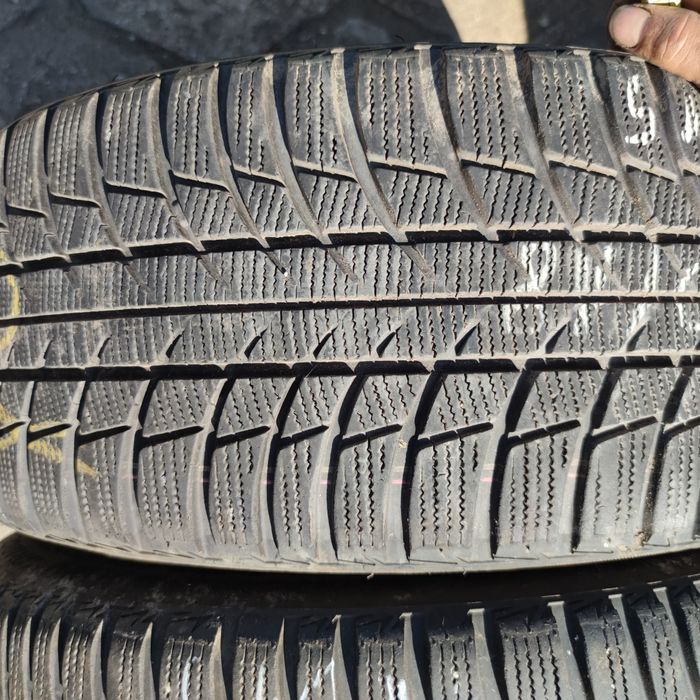 opony zima 225x40x18 BRIDGESTONE 2szt  400zl 2015r