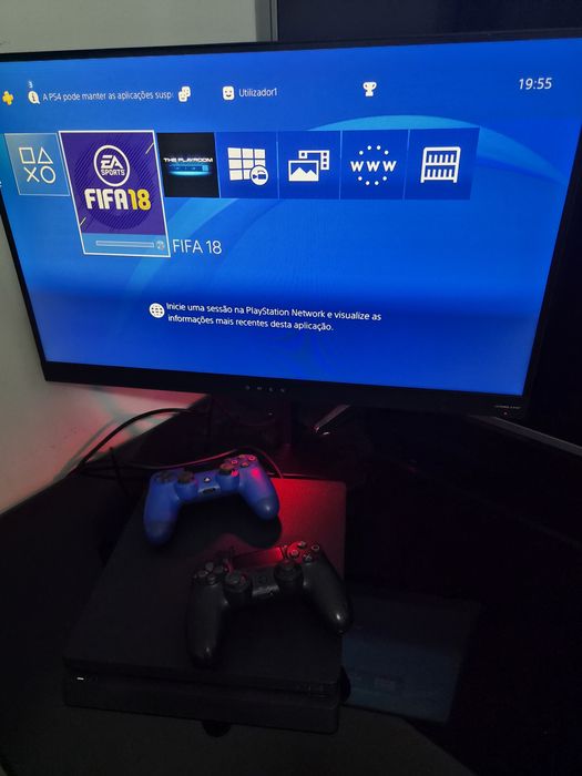 Ps4 slim 500Gb + jogo + 2 comandos.