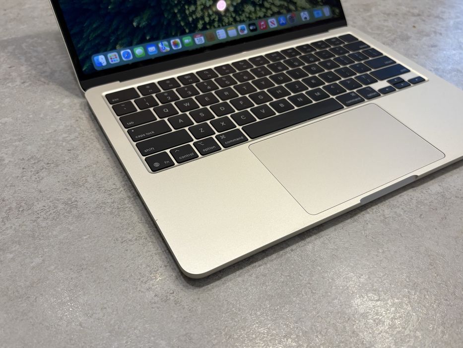 Macbook air M4 16/256 silver