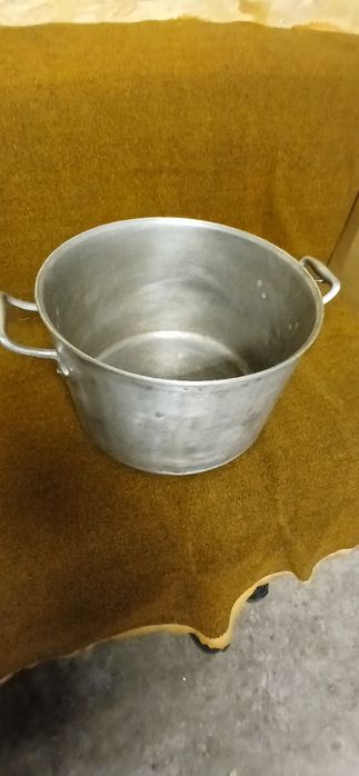 Каструля 20 літрів.