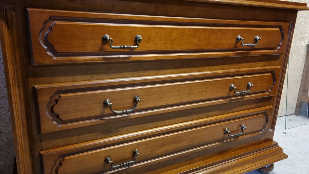 Komoda z szufladami z Belgii