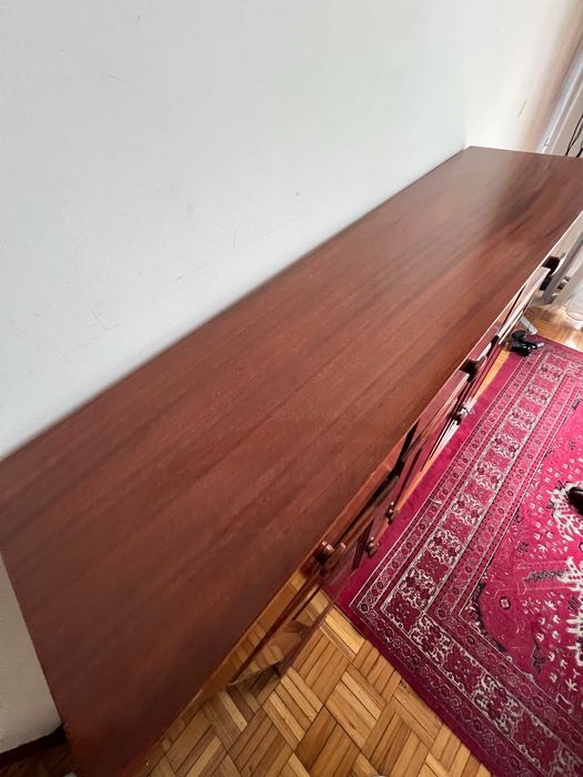 Móvel Aparador/Cómoda em madeira de carvalho com 3 portas e 3 gavetas