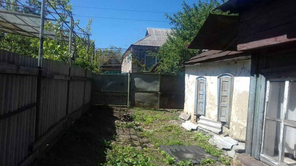Продам півбудинку окремий двір Арнаутово
