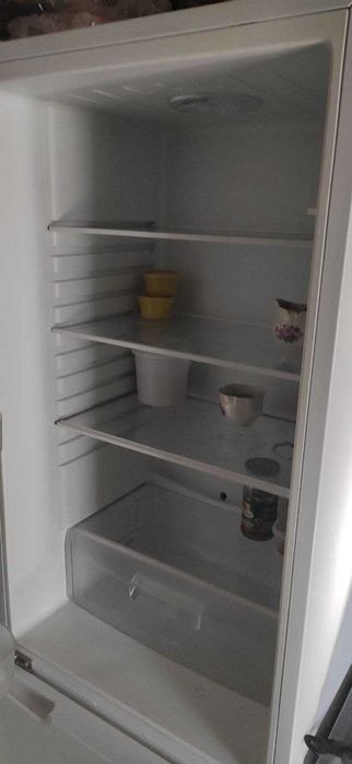 Продам холодильник Hisense у гарному стані.