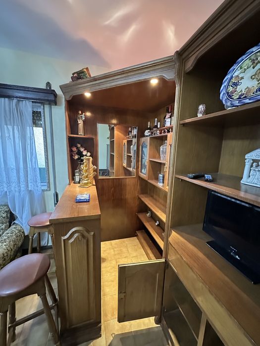 Sala completa pouco usada