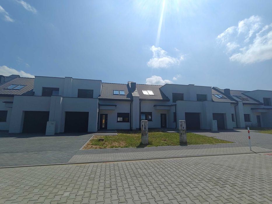 Nowoczesny dom przy lesie i jeziorze - Osiedle Rozalin, Róży 29 Lusówko