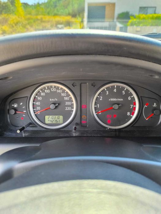 Nissan Almera 1.5 98cv | 2003 | 210.000 km | Gasolina | 5 portas