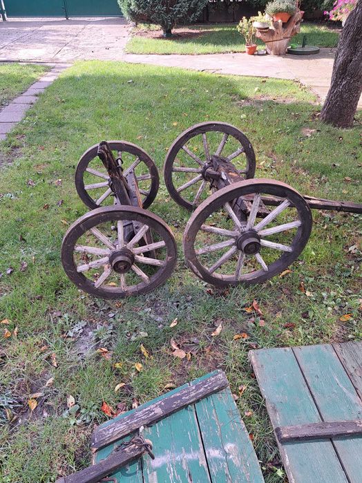 Sprzedam wóz wózek drewniany.