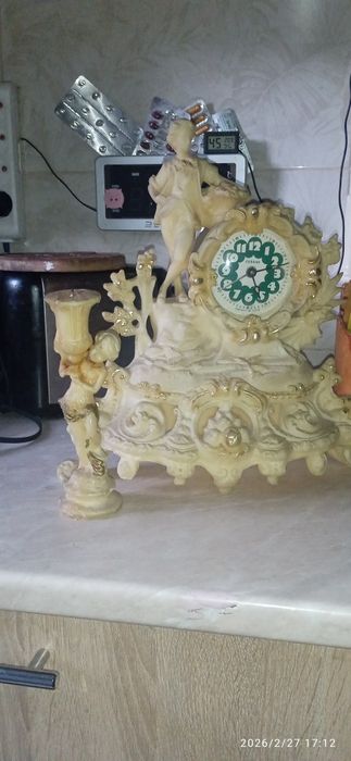 Часы каминные СССР + подсвечник.