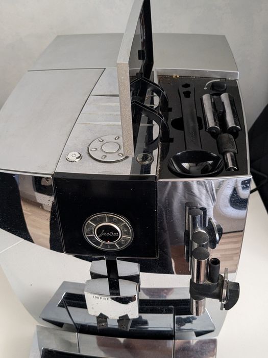 Ekspres do kawy Jura imressa j9