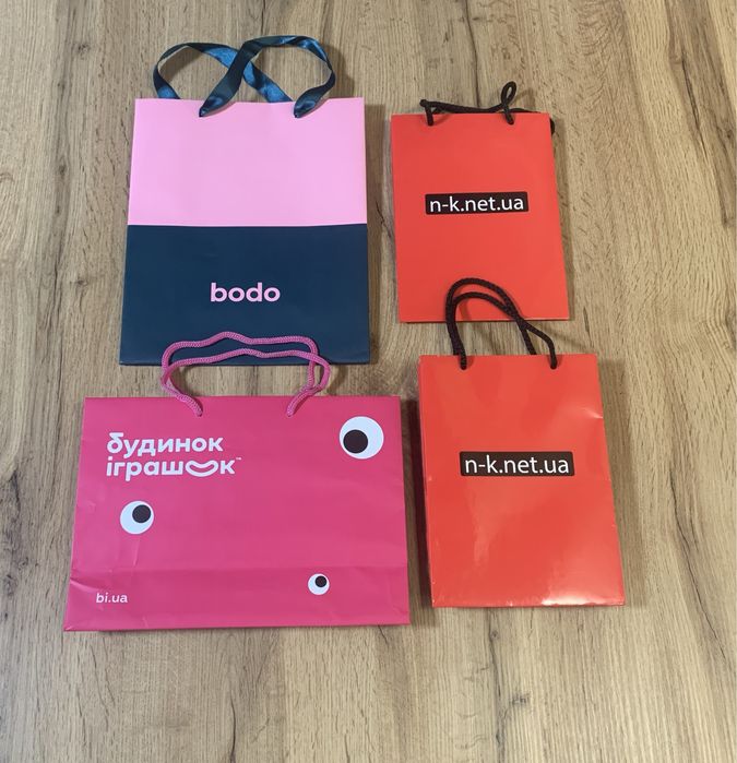 Пакеты подарочные праздничные объемные